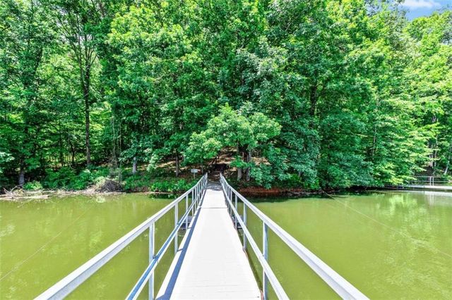 183 Indian Bend Drive, Lagrange, GA 30240