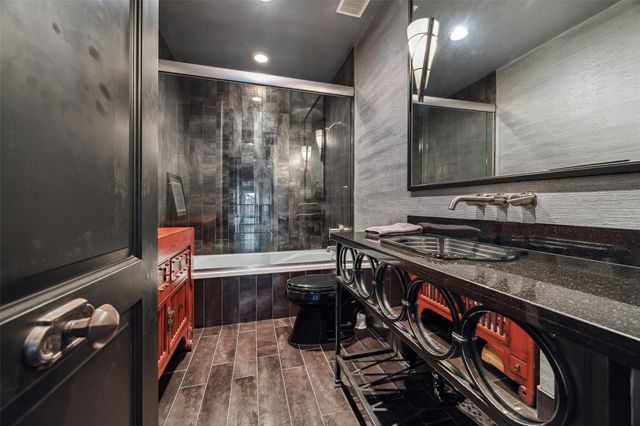 5311 Queensloch Drive, Houston, TX 77096