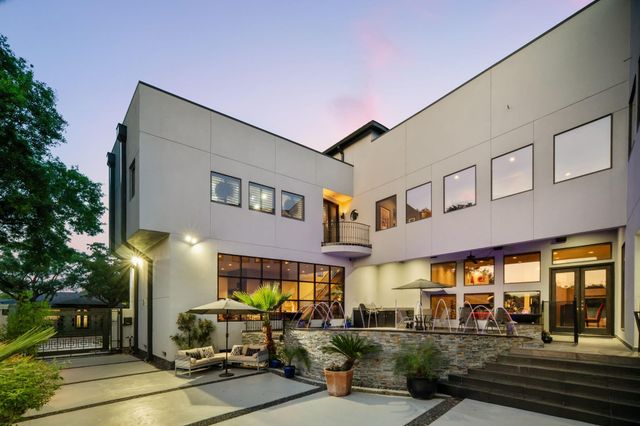 5311 Queensloch Drive, Houston, TX 77096