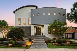 5311 Queensloch Drive, Houston, TX 77096