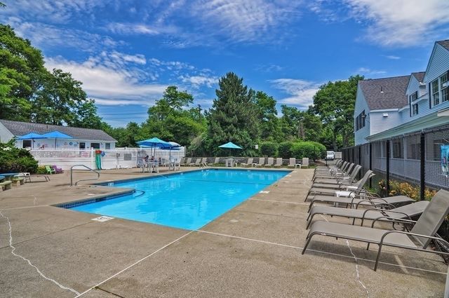 10 Merganser Way 10, Walpole, MA 02081