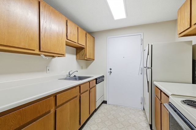 36 Silver Hill Ln 21, Natick, MA 01760