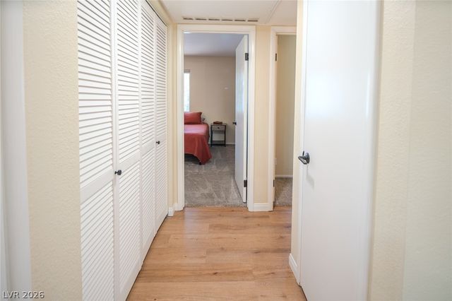 7956 Terrace Rock Way 201, Las Vegas, NV 89128