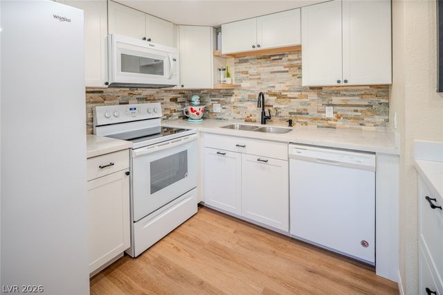 7956 Terrace Rock Way 201, Las Vegas, NV 89128