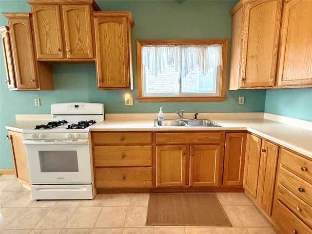 3016 WOODLAWN Avenue, Erie, PA 16510