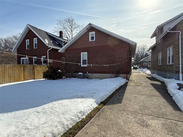 3016 WOODLAWN Avenue, Erie, PA 16510