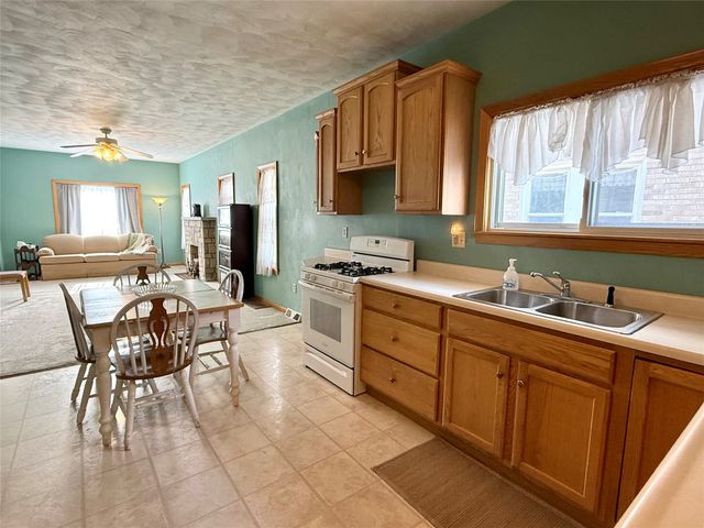 3016 WOODLAWN Avenue, Erie, PA 16510