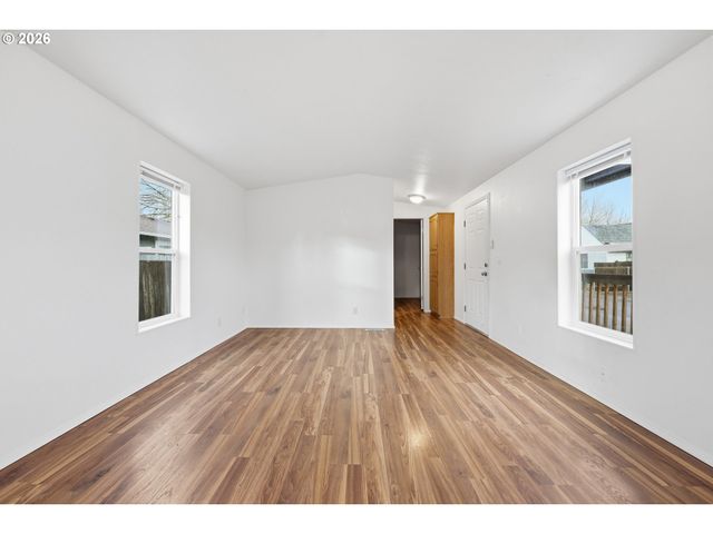 23140 Ne HALSEY St, Wood Village, OR 97060