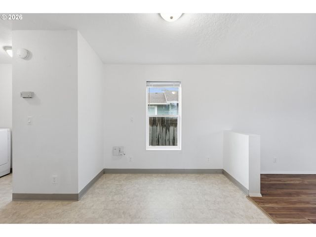 23140 Ne HALSEY St, Wood Village, OR 97060