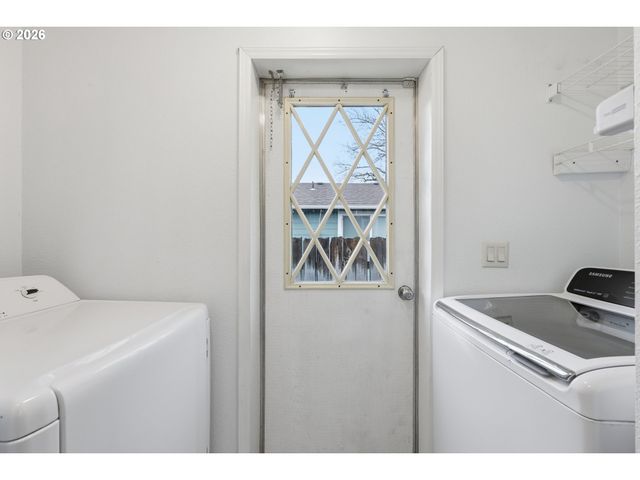 23140 Ne HALSEY St, Wood Village, OR 97060