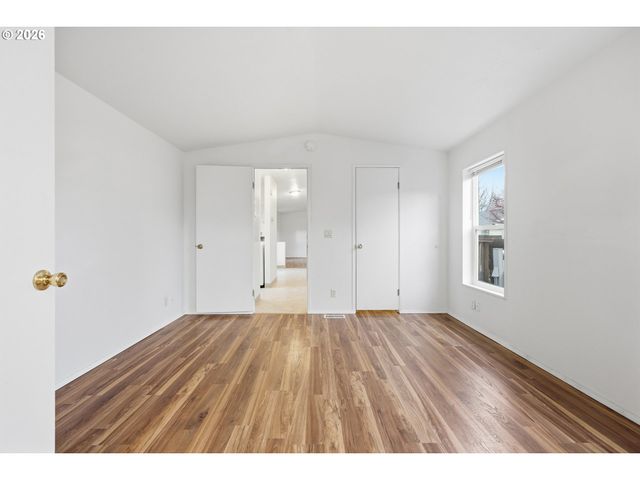 23140 Ne HALSEY St, Wood Village, OR 97060