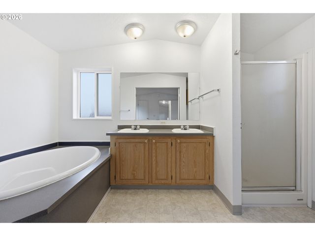 23140 Ne HALSEY St, Wood Village, OR 97060