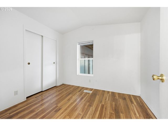 23140 Ne HALSEY St, Wood Village, OR 97060