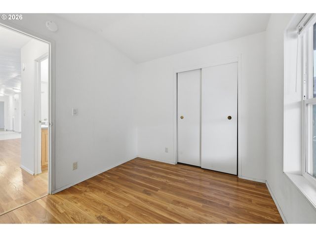 23140 Ne HALSEY St, Wood Village, OR 97060