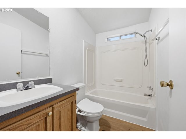 23140 Ne HALSEY St, Wood Village, OR 97060