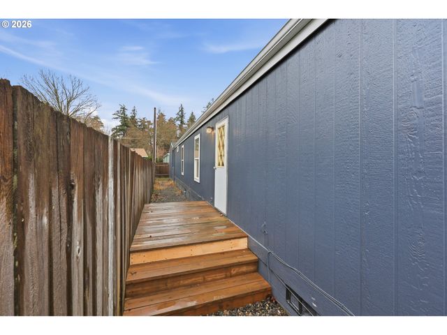 23140 Ne HALSEY St, Wood Village, OR 97060