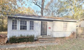 2559 Mcdowell Circle, Jackson, MS 39204