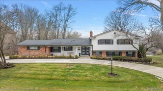 5722 Raven Road, Bloomfield Hills, MI 48301