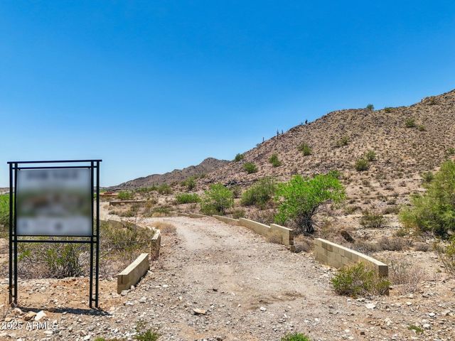 3284 N HIGHLANDS Drive, Buckeye, AZ 85396