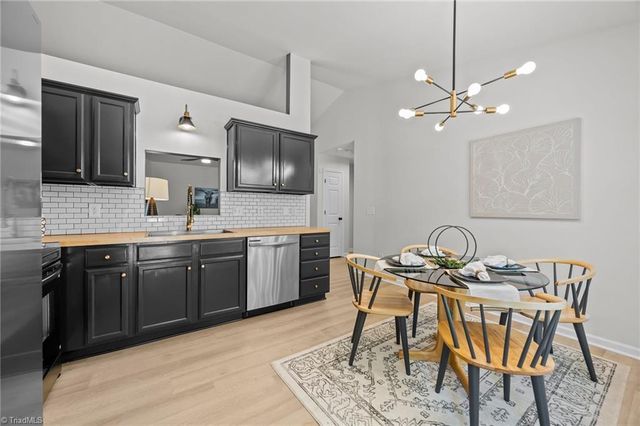 5748 Fox Chase Drive, Winston-salem, NC 27105