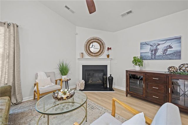 5748 Fox Chase Drive, Winston-salem, NC 27105