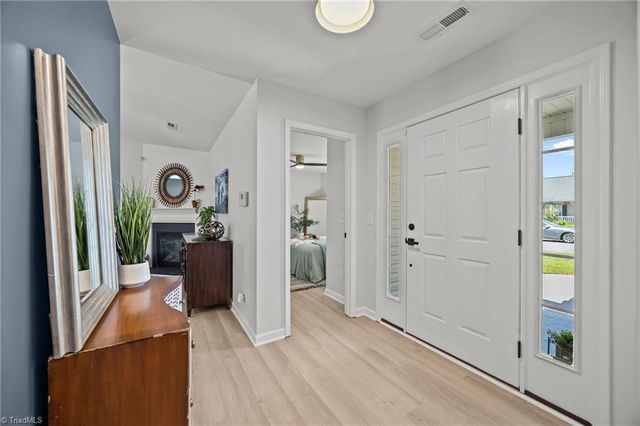 5748 Fox Chase Drive, Winston-salem, NC 27105