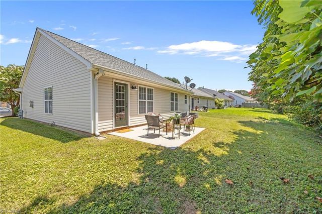 5748 Fox Chase Drive, Winston-salem, NC 27105