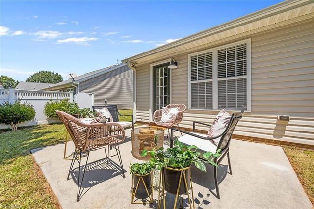 5748 Fox Chase Drive, Winston-salem, NC 27105