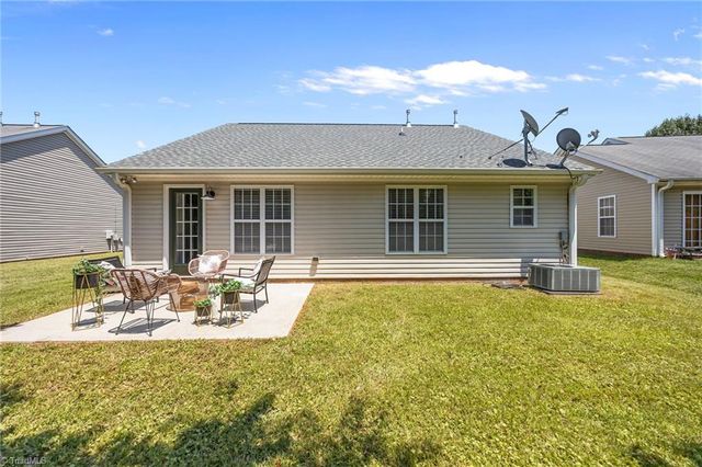 5748 Fox Chase Drive, Winston-salem, NC 27105
