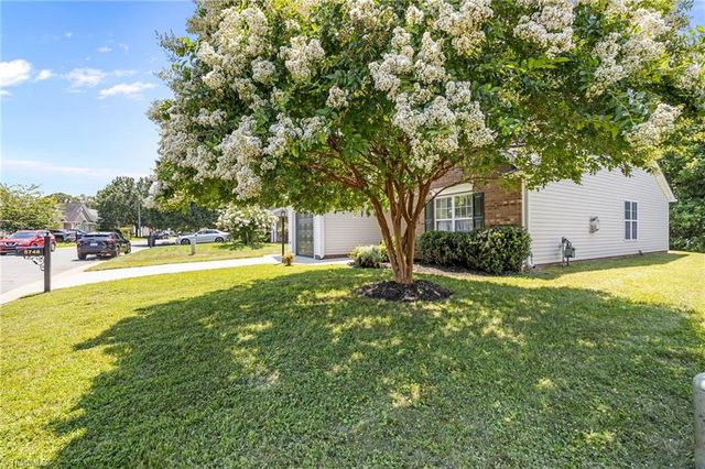 5748 Fox Chase Drive, Winston-salem, NC 27105