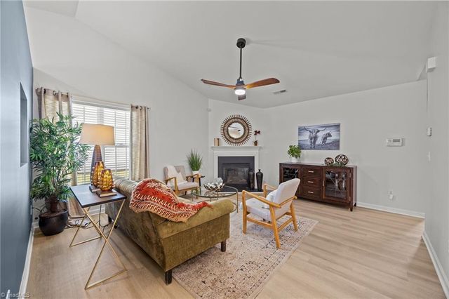 5748 Fox Chase Drive, Winston-salem, NC 27105