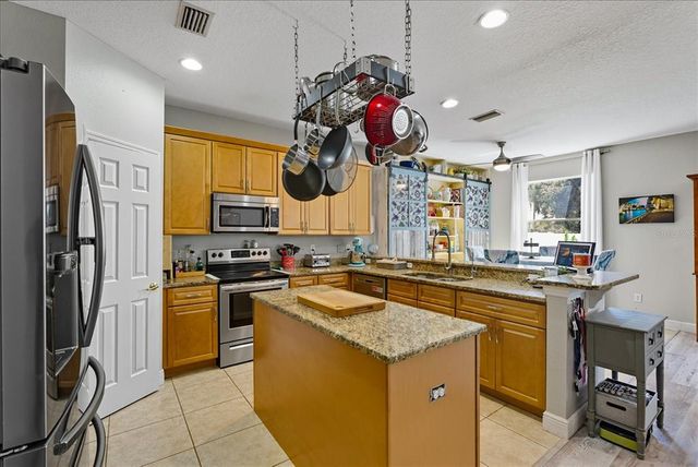 12201 CITRUS LEAF DRIVE, Gibsonton, FL 33534