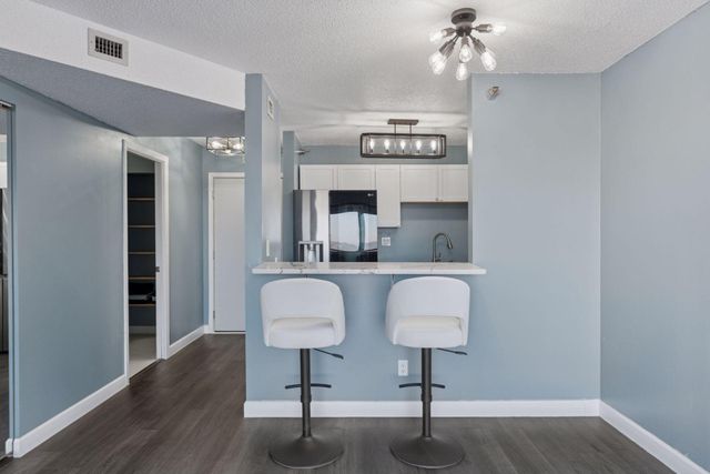 66 9th Street 2501, Saint Paul, MN 55101