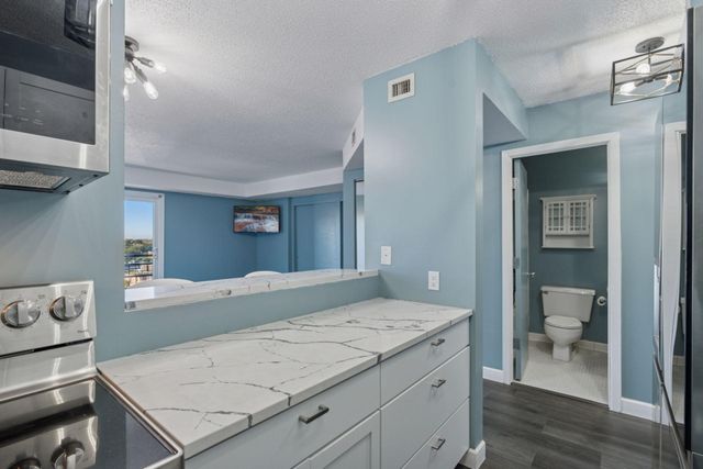 66 9th Street 2501, Saint Paul, MN 55101