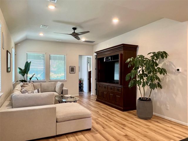 19332 Poppy Village Cir, Magnolia, TX 77355