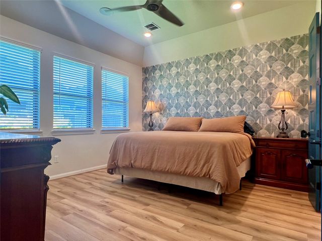 19332 Poppy Village Cir, Magnolia, TX 77355