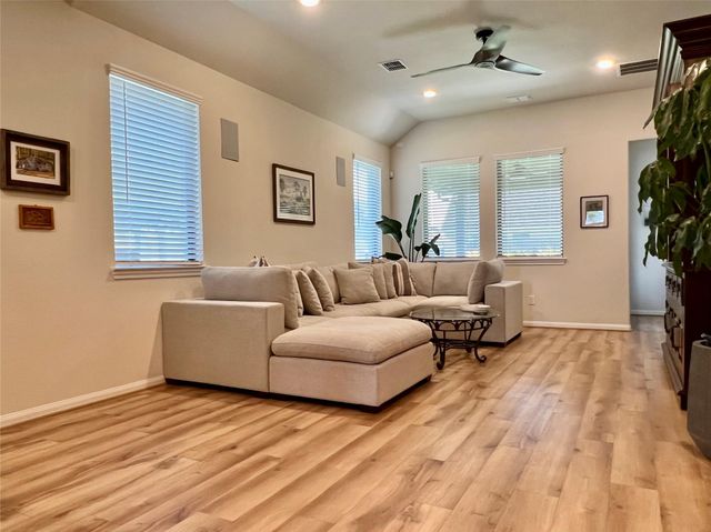 19332 Poppy Village Cir, Magnolia, TX 77355