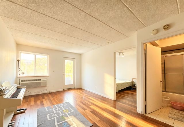7601 113th St Apt 3C, New York City, NY 11375