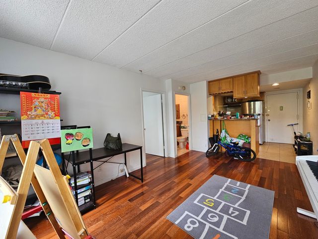 7601 113th St Apt 3C, New York City, NY 11375