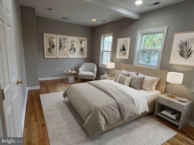 5126 CALL PL SE, Washington, DC 20019