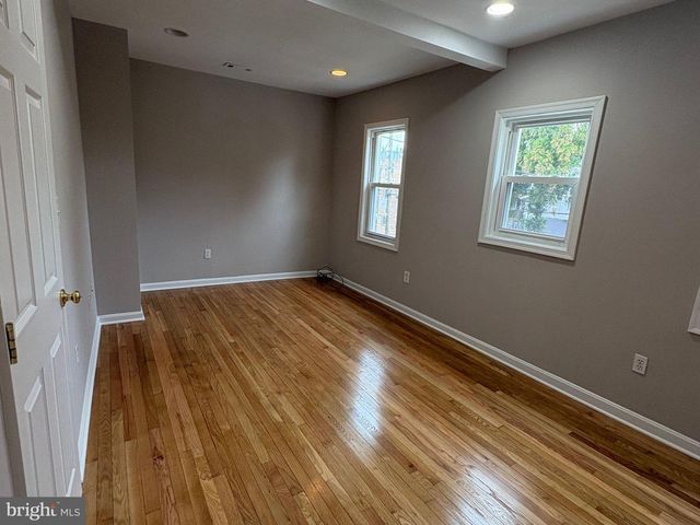 5126 CALL PL SE, Washington, DC 20019