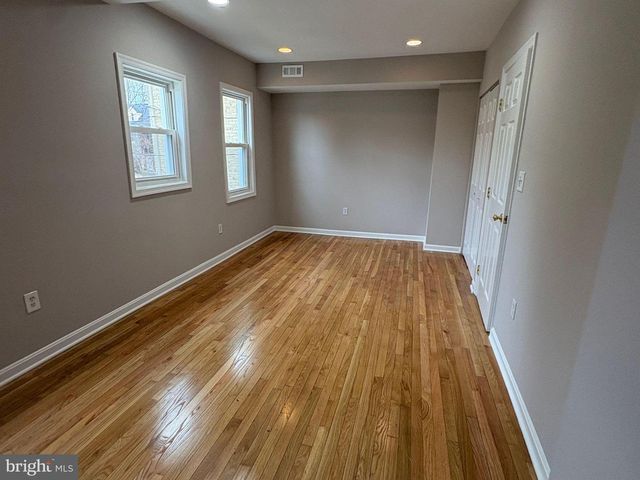 5126 CALL PL SE, Washington, DC 20019