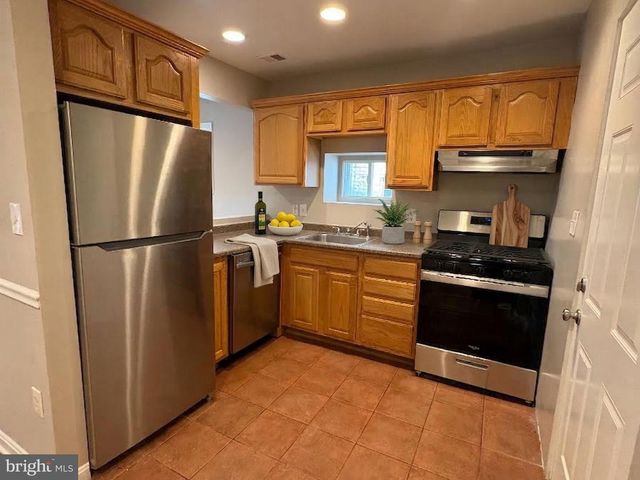 5126 CALL PL SE, Washington, DC 20019