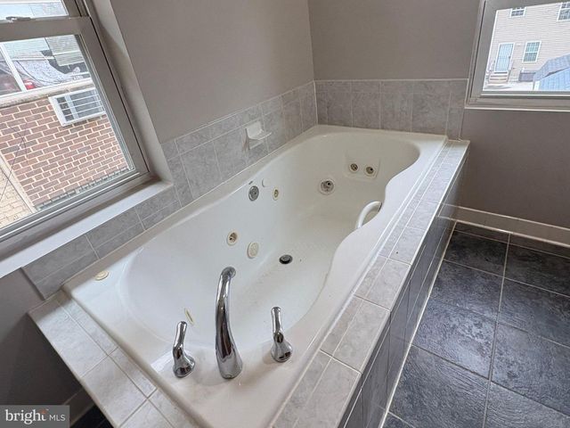 5126 CALL PL SE, Washington, DC 20019