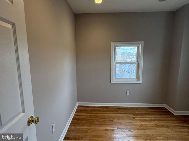 5126 CALL PL SE, Washington, DC 20019