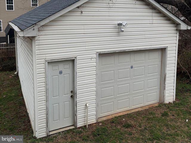 5126 CALL PL SE, Washington, DC 20019