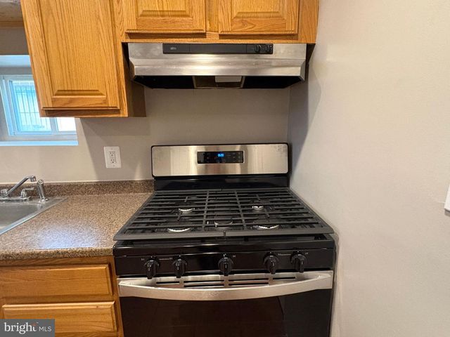 5126 CALL PL SE, Washington, DC 20019