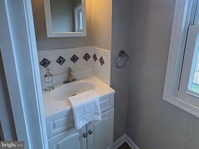 5126 CALL PL SE, Washington, DC 20019