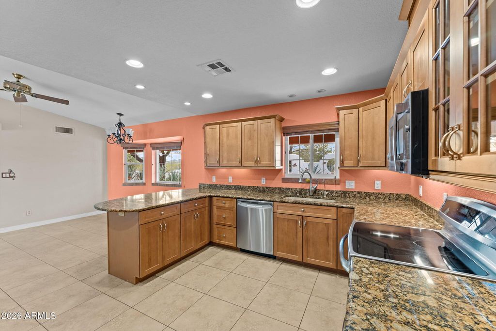 675 N HORSESHOE Trail, Wickenburg, AZ 85390 — photo 2