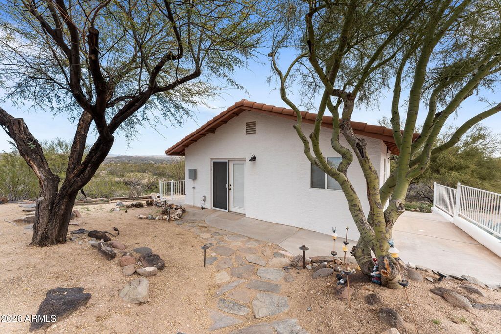 675 N HORSESHOE Trail, Wickenburg, AZ 85390 — photo 4